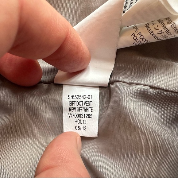 ๐3/$20๐ Gap Gray Quilted Vest with Polka Dots Size XS - Picture 5 of 7